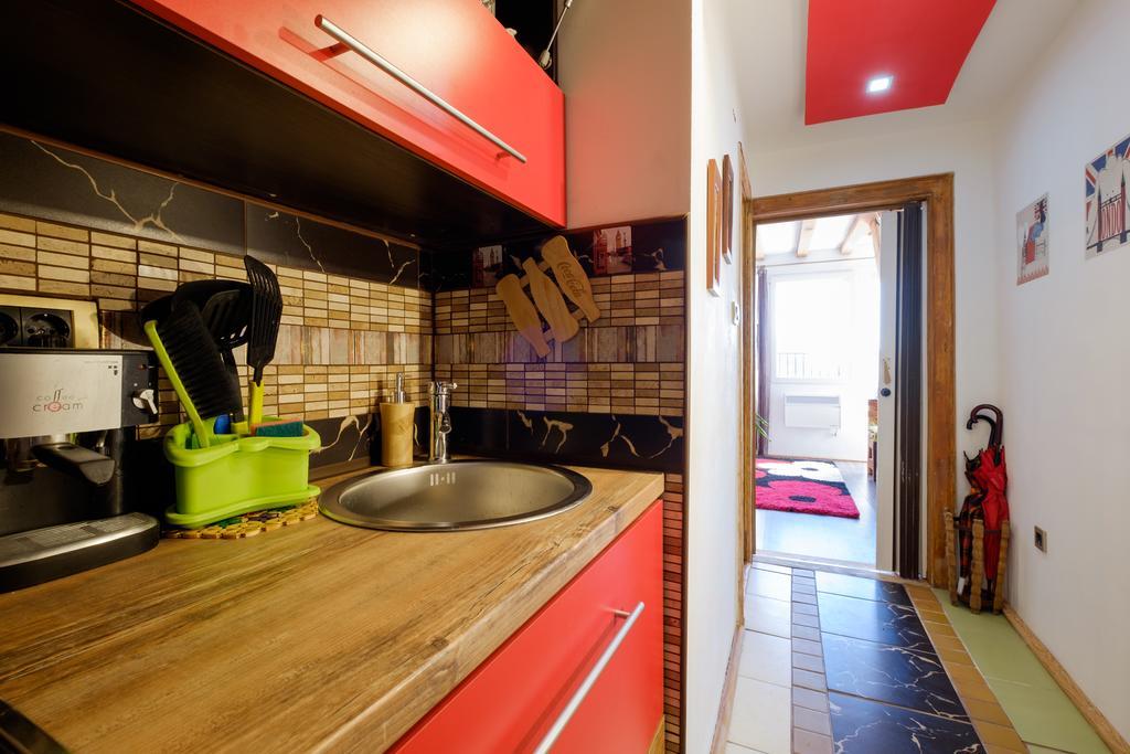Apartment 14